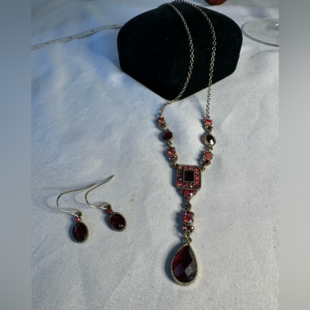 Dainty vintage Avon necklace earrings set
